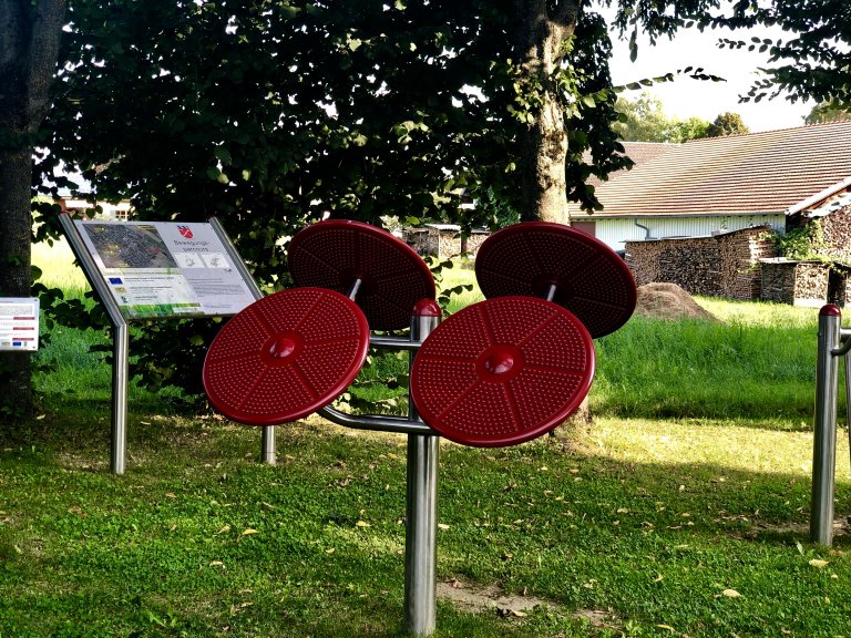 Grossansicht in neuem Fenster: Bewegungsparcours - Am Moosweg