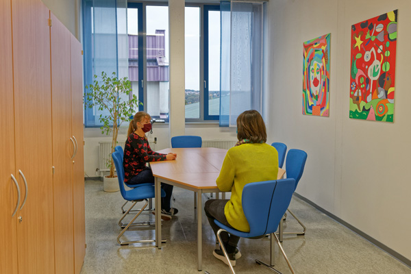 Grossansicht in neuem Fenster: Neues Besprechungszimmer - Neuanschaffungen für die Schulen